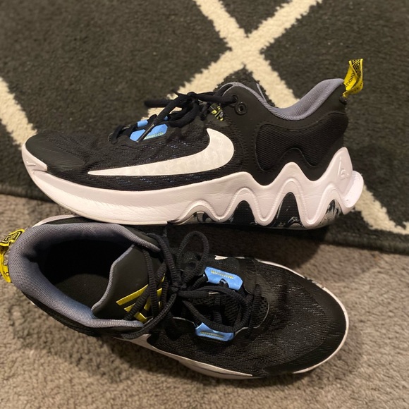 Nike Other - Nike Antetokounmpo inmortality 2 Basketball Shoes